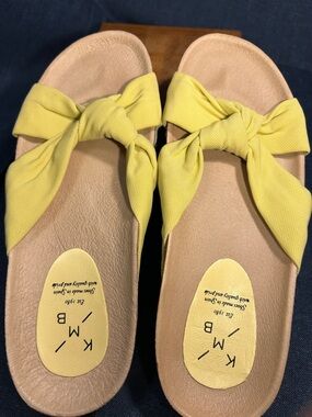 KMB almost NEW leather sandal